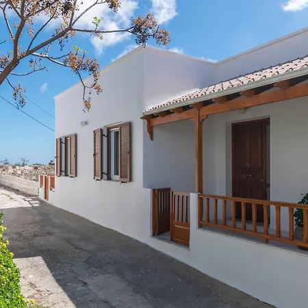 Casa de Férias Uncle John's House With View Tripití