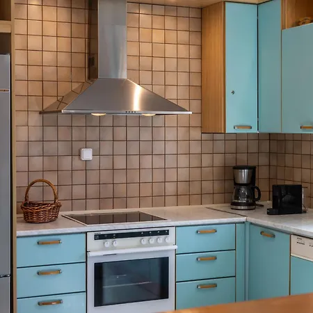 Uncle John's House With View *