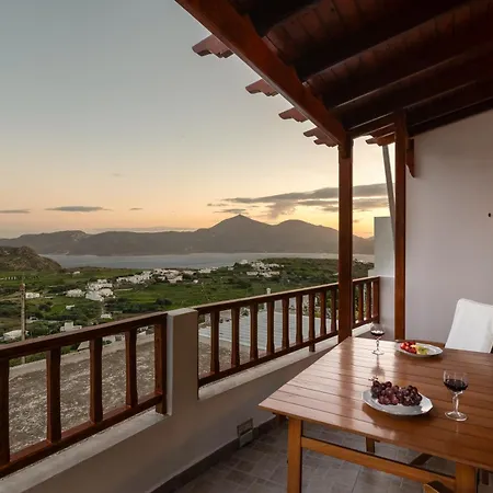 Uncle John's House With View Trypiti