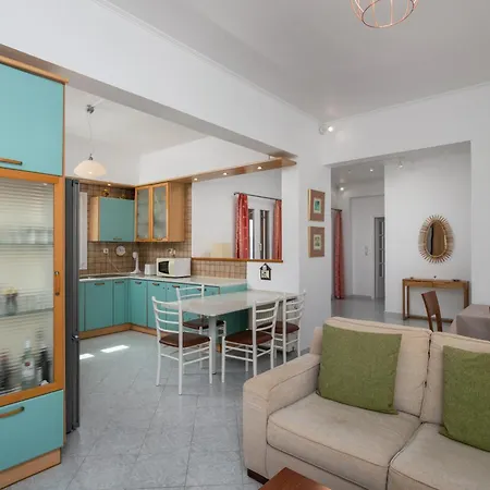 Uncle John's House With View Hébergement de vacances Trypiti