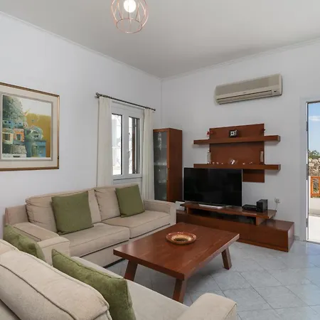 Uncle John's House With View *