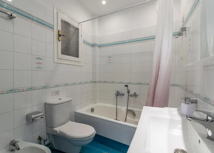 Uncle John's House With View *