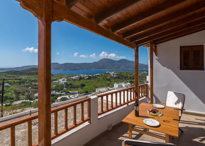 Uncle John's House With View * Tripiti